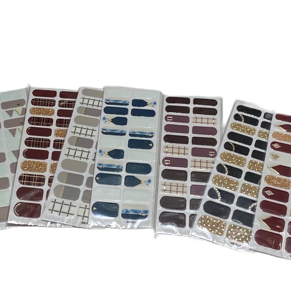 Nail Stickers Assorted Designs 10 Pieces - Picture 5 of 7